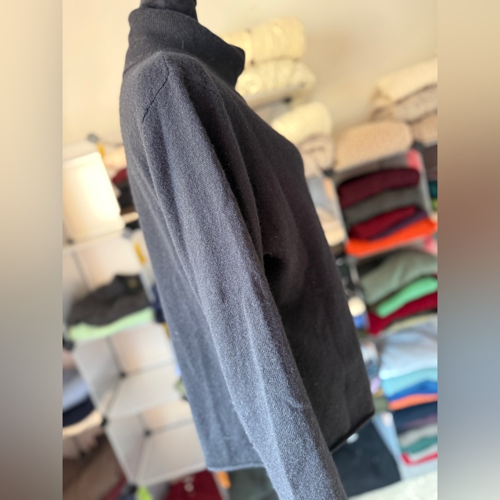 14th & Union Basic Black Cashmere Turtleneck, Med - image 7